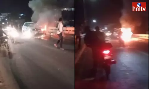 A Sudden Fire Broke Out While The Car Was Going On The Flyover