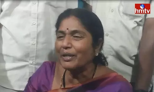 Rama Devi Crying For Not Given Nirmal Mudhole Ticket By Bjp Rama Devi Crying For Not Given Nirmal Mudhole Ticket By Bjp