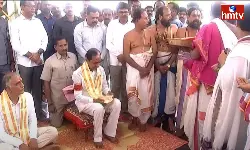 KCR Visits Konaipally Sri Venkateshwara Swamy Temple