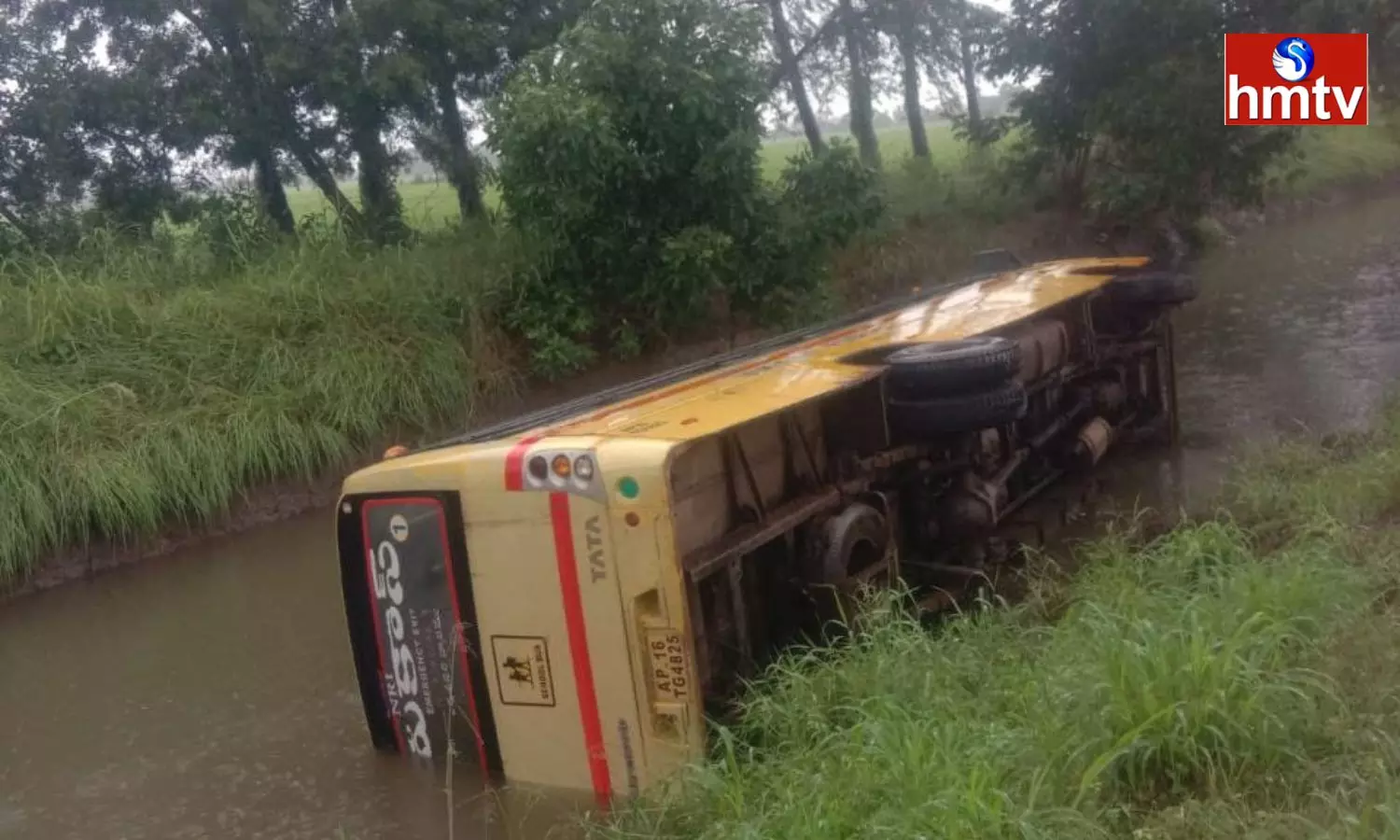 Bus Accident In Krishna District No one Is Injured Bus Accident In Krishna District No one Is Injured