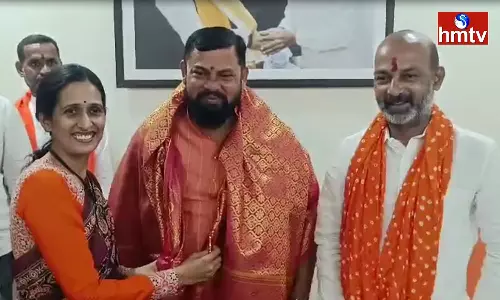 Raja Singh Who Met Bandi Sanjay In MP Office