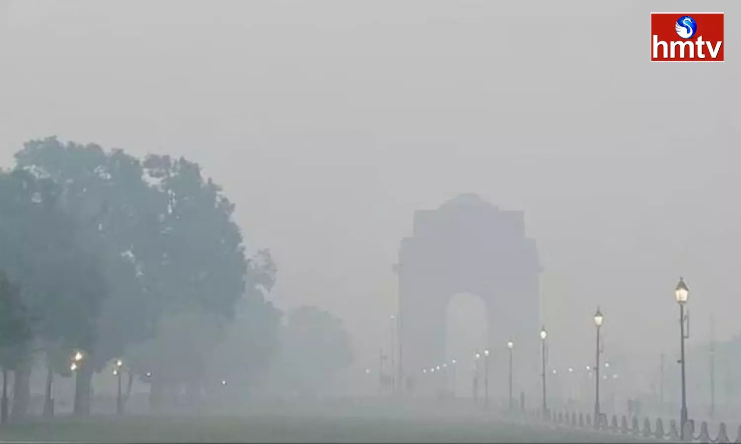 Delhi Covered In Thick Smog After Celebrating Diwali With Firecrackers