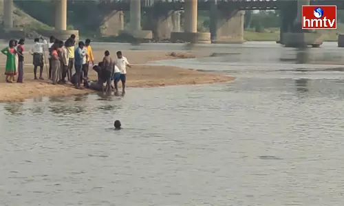 Three People Died In Munneru River And Two Members In Serious Condition