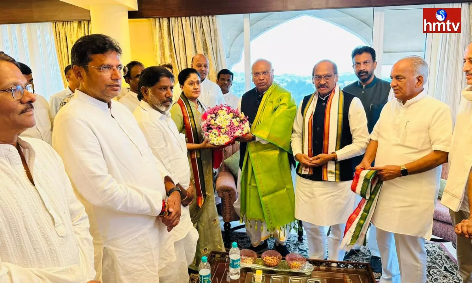 Vijayashanti Joined Congress With The Presence Of Mallikarjun Kharge