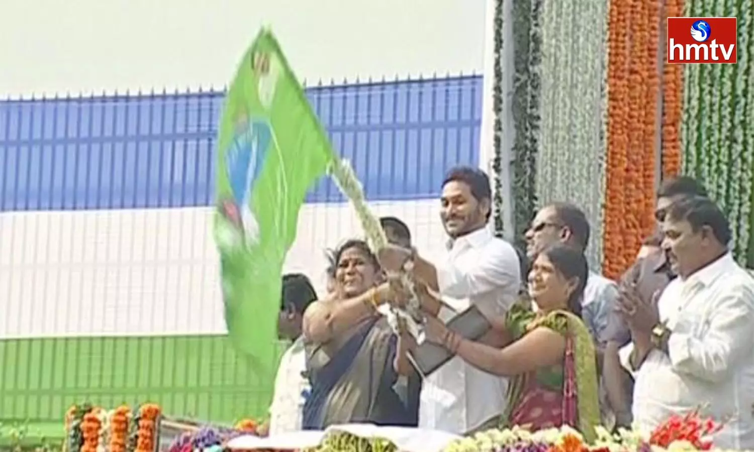 CM Jagan Started Cleaning Machines CM Jagan Started Cleaning Machines