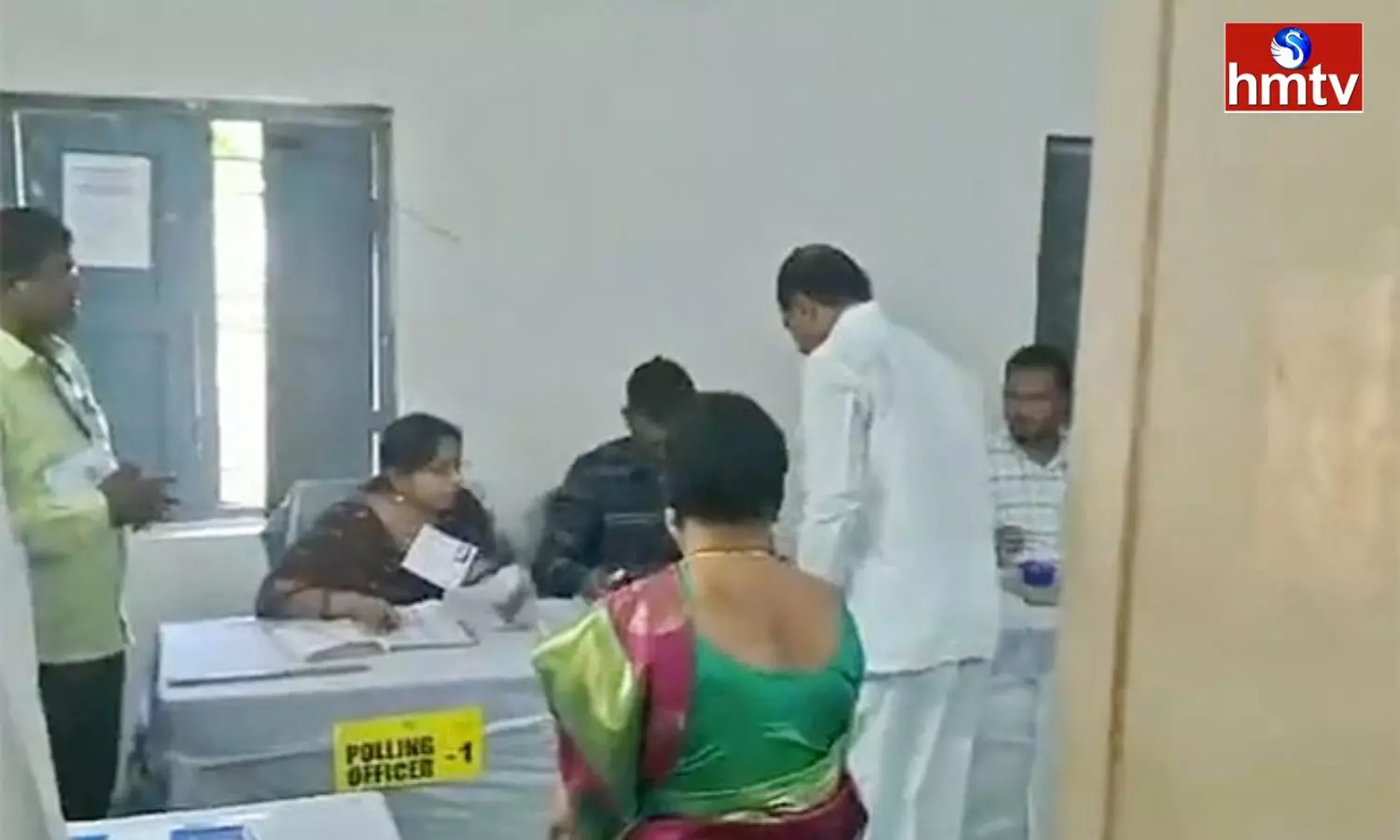 CM KCR Cast His Vote With Wife In Chintamadaka