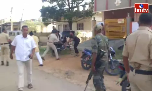 Fighting Between BRS And Congress Leaders In Nizamabad