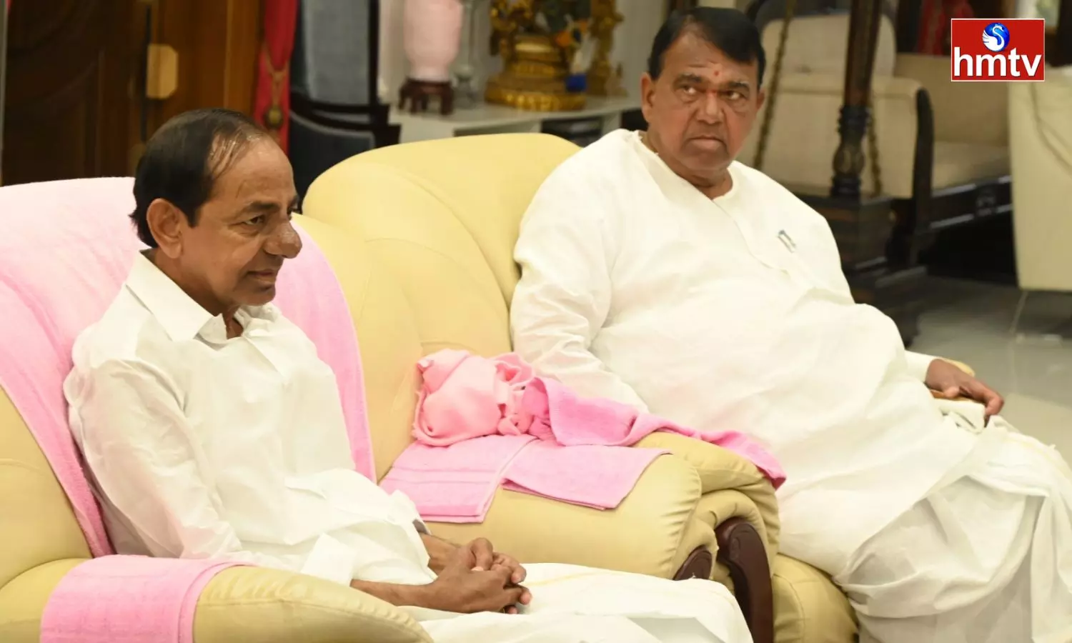 KCR meets party leaders at his residence in Erravalli Siddipet district