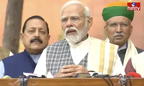 PM Modi With the Media Before Going to Parliament PM Modi With the Media Before Going to Parliament