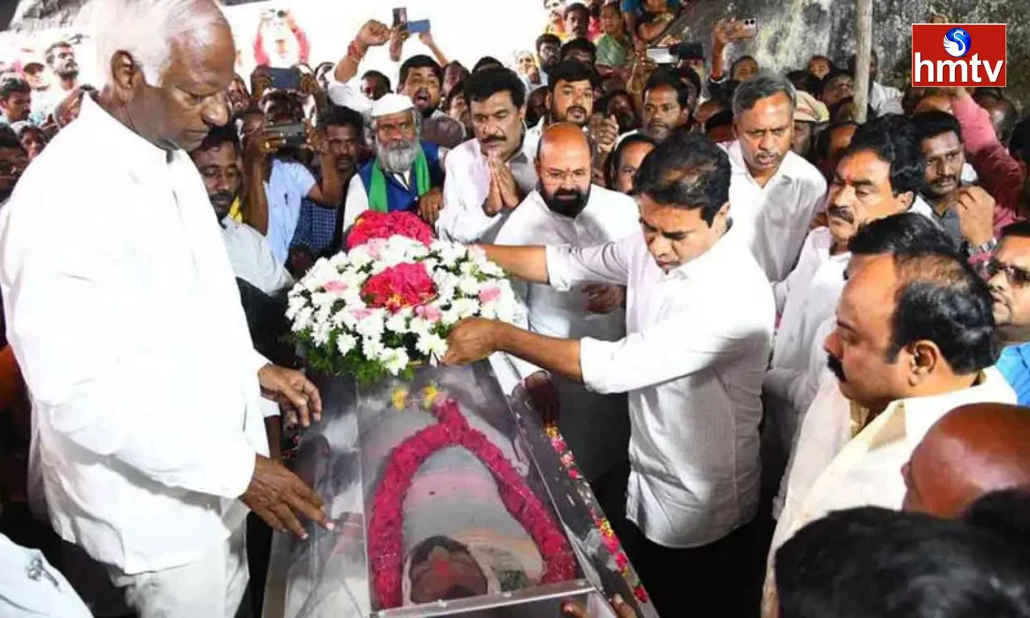 KTR Paid Tributes To The Body Of Pagala Sampath Reddy
