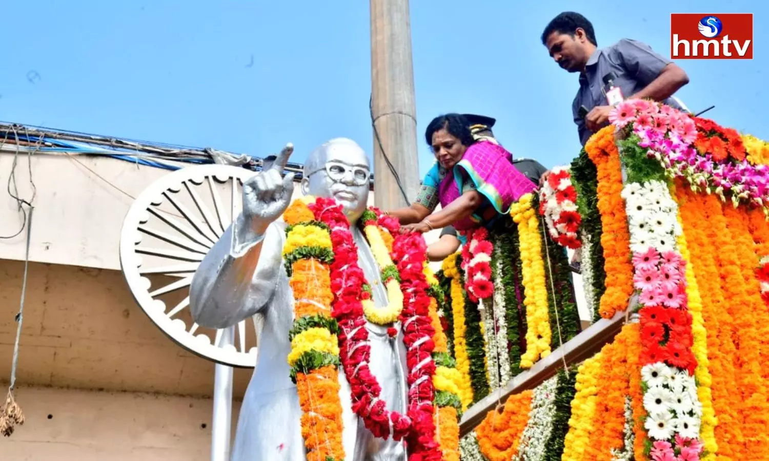 Governor Tamilisai Paid Floral Tributes To Ambedkar Statue