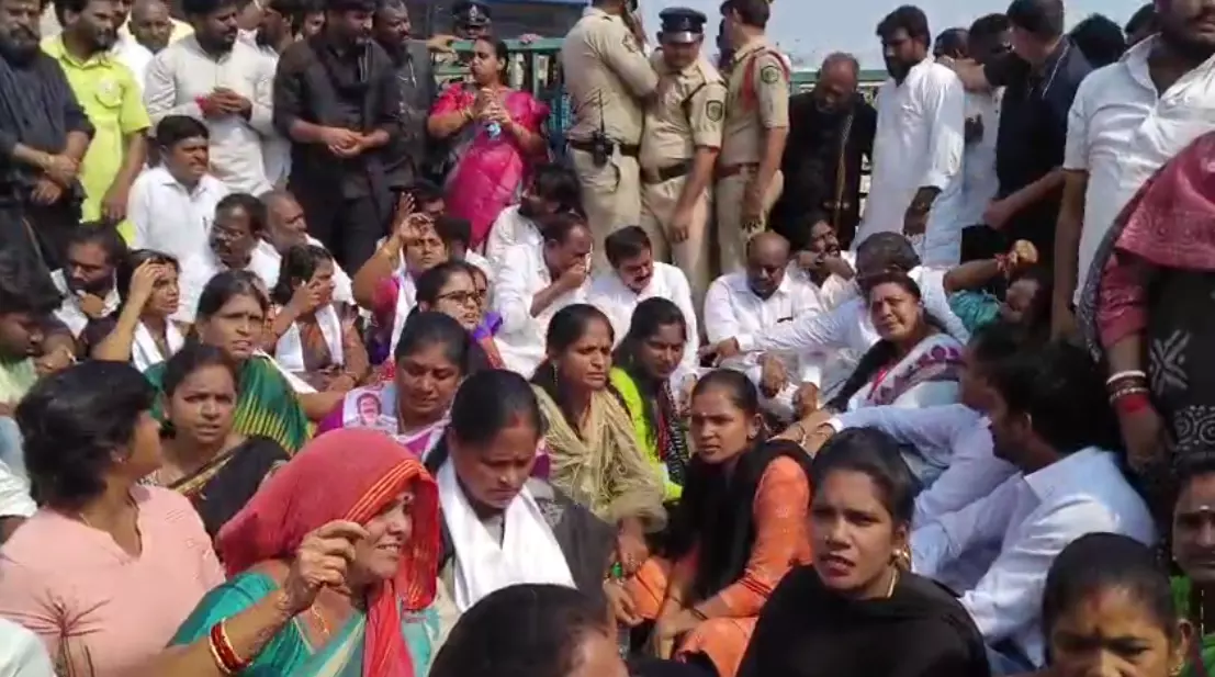 Dharna Under Jana Sena In Visakhapatnam