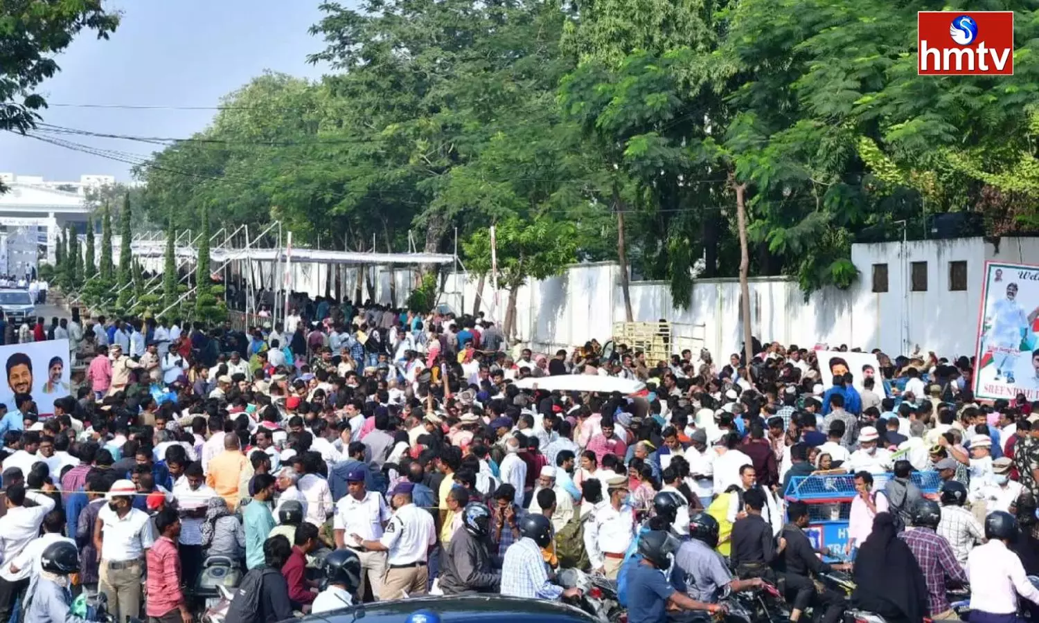 Massive Crowd Came Praja Vani At Praja Bhavan