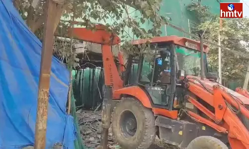 Ghmc Demolishing Illegal Construction In Madhapur