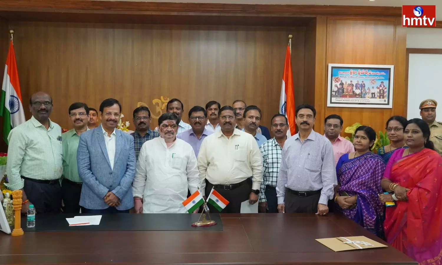 Many Officials Met Minister Ponnam Prabhakar At The Secretariat