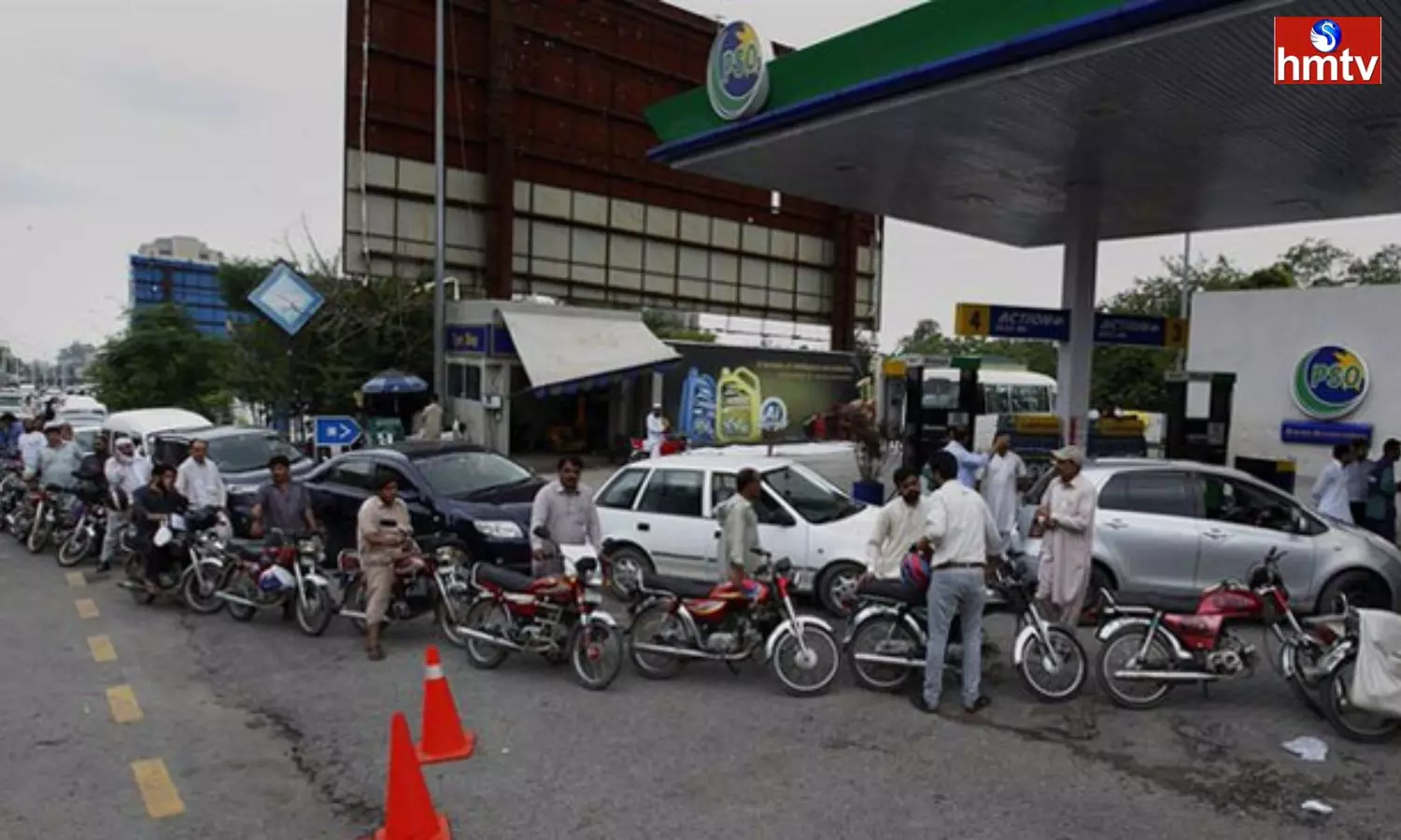 Truck Drivers Protest Against New Provisition Under Hit And Run