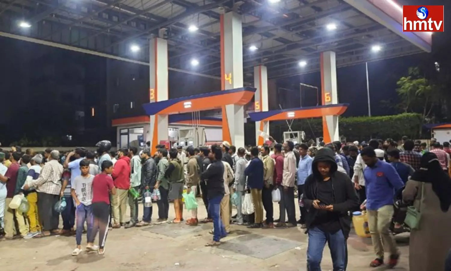 Huge Rush At Petrol Bunks In Hyderabad