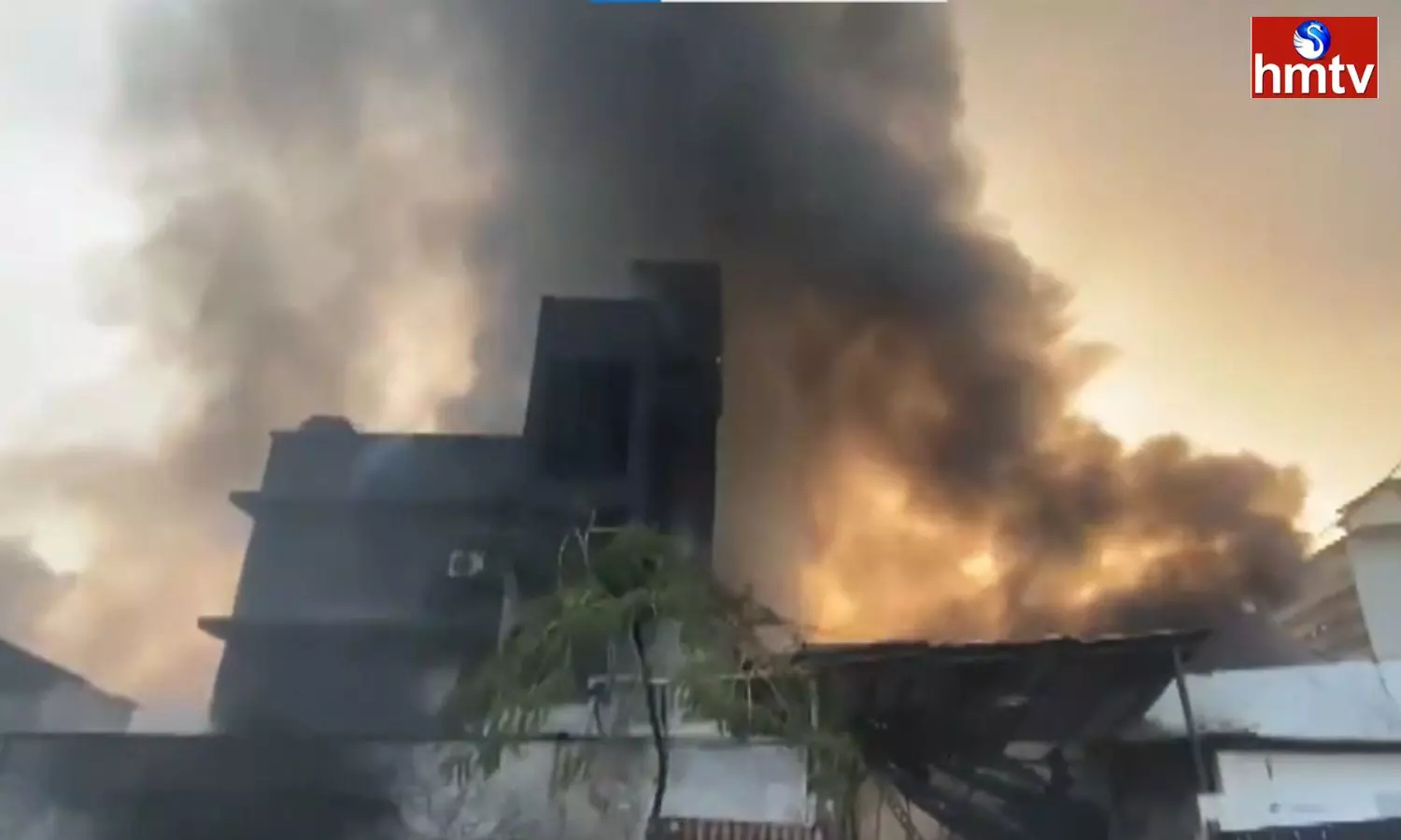 Massive Fire Breaks Out in Chemical Factory in Mumbai