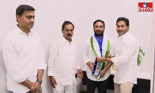 Cricketer Ambati Rayudu Resigns From YCP