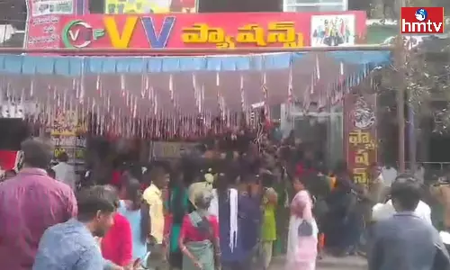 Saree For 1 Rupee In CVV Shopping Mall Bhadrachalam