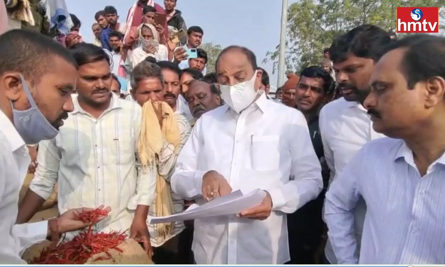 Minister Thummala visited Khammam Mirchi Market