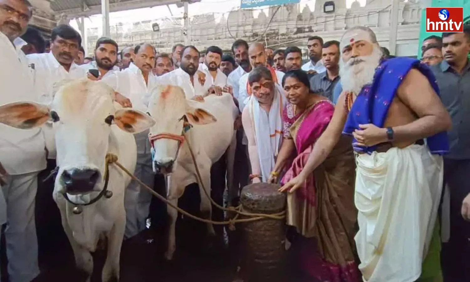 Ponnam Prabhakar Said That BJP Is Doing Politics In The Name Of God