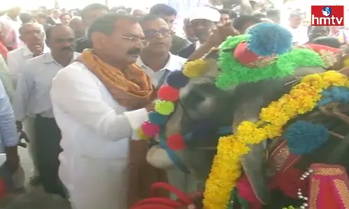 Everyone should take a pledge to protect cows Says Bhumana Karunakar Reddy