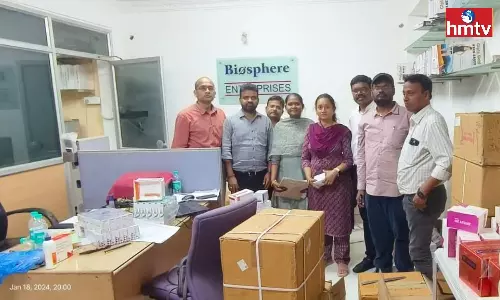 Drug Control Officers Raided Many Godowns In Amberpet Hyderabad Drug Control Officers Raided Many Godowns In Amberpet Hyderabad