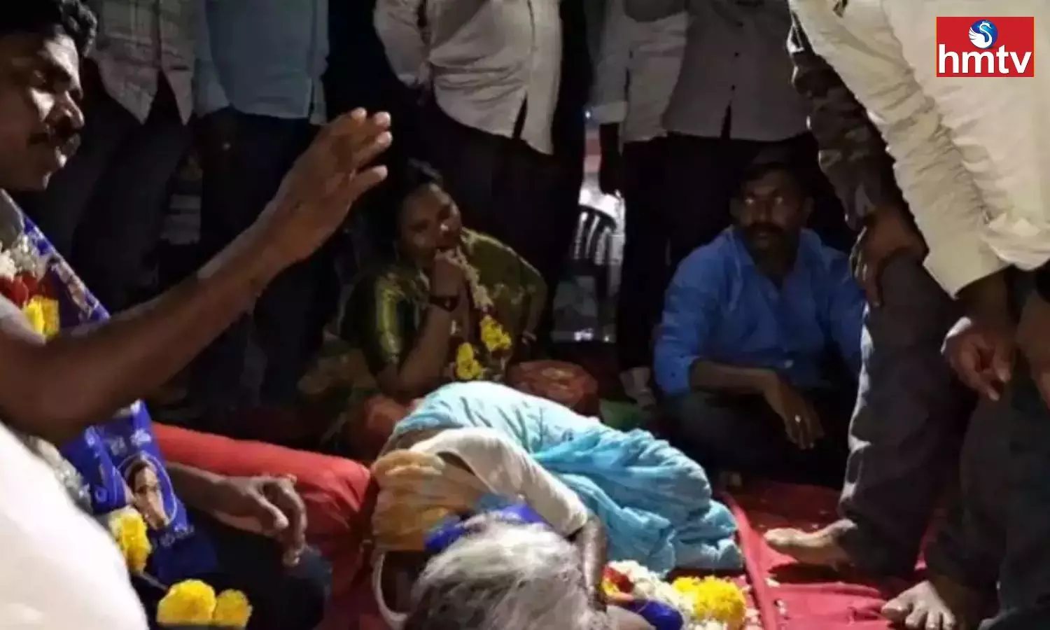 Kodi Kathi Srinu Family Hunger Strike