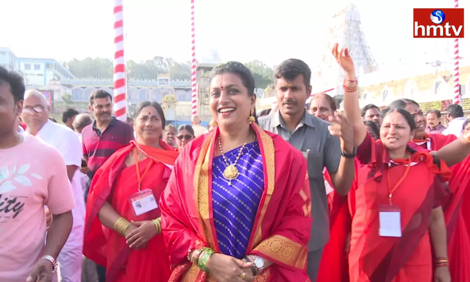 Amaravati activists Surrounded by Roja in Tirumala Temple Amaravati activists Surrounded by Roja in Tirumala Temple