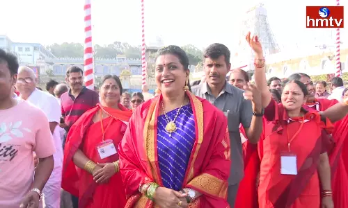 Amaravati activists Surrounded by Roja in Tirumala Temple Amaravati activists Surrounded by Roja in Tirumala Temple