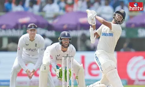 Yashasvi Jaiswal completes double century