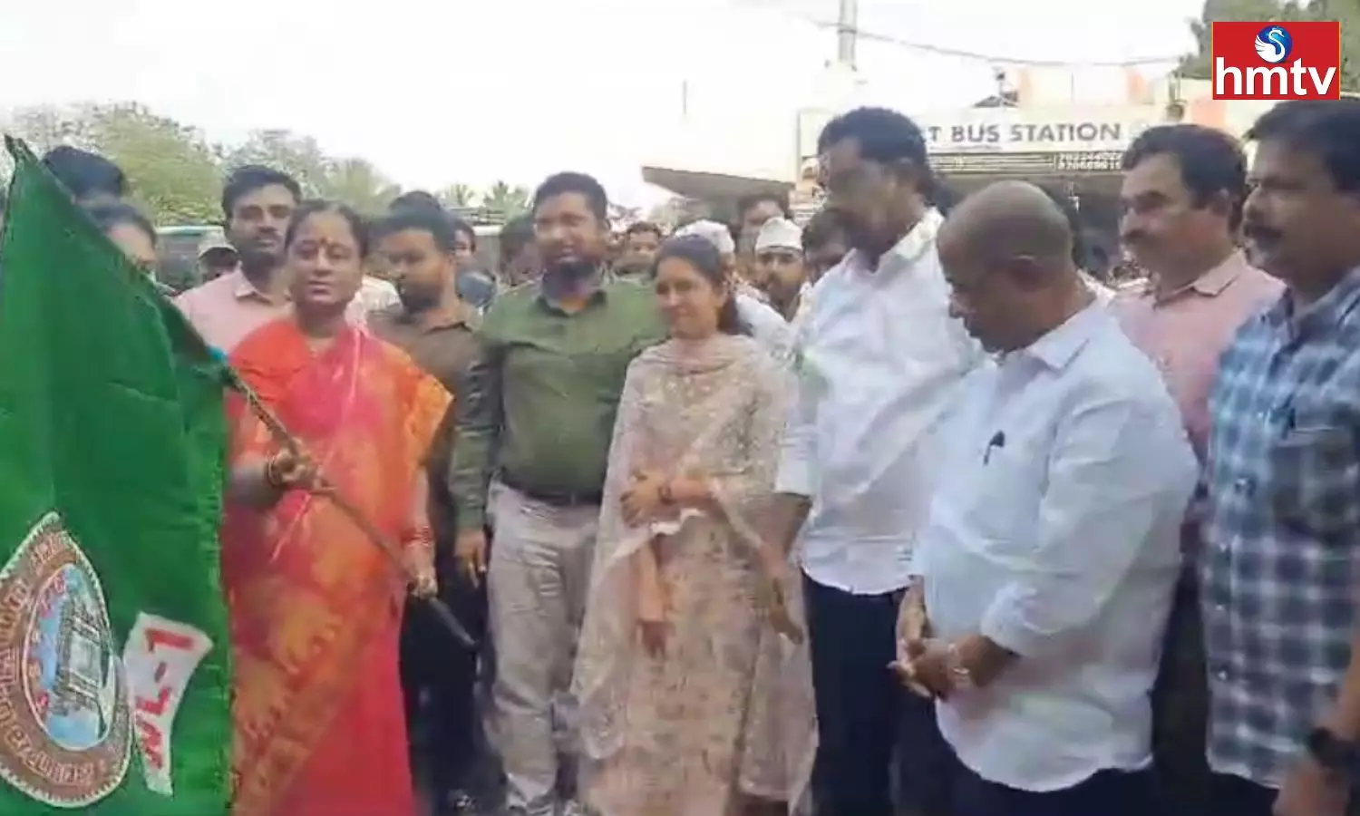 Konda Surekha launched Lahari AC Buses in Hanamkonda Konda Surekha launched Lahari AC Buses in Hanamkonda