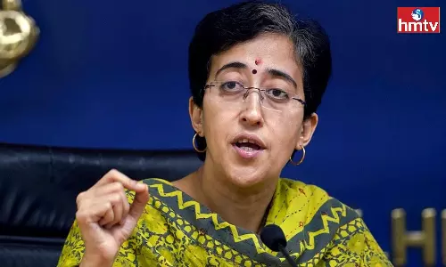 Delhi Police Reaches Atishis Residence To Serve Notice On AAP MLAs Poaching