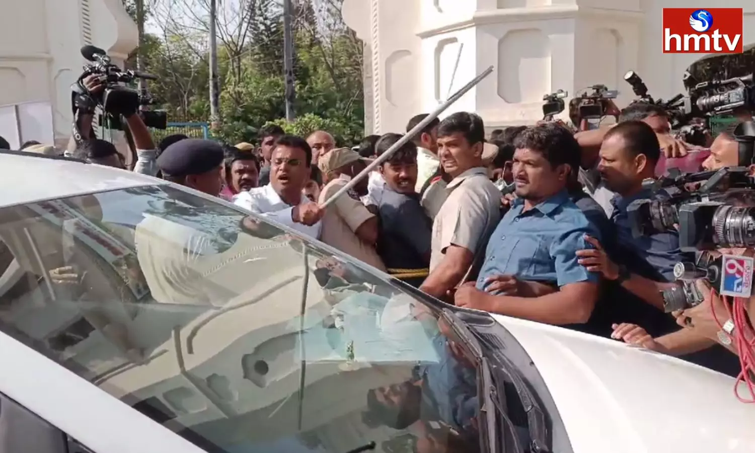 BRS MLAs Clashed with the Police at the TS Assembly