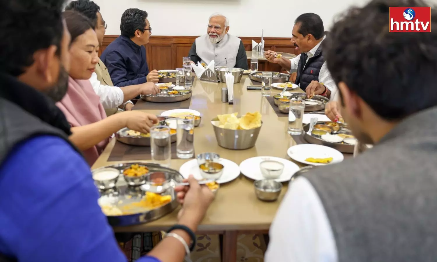 Inside Pm Modis Impromptu Lunch With Mps At Parliament Canteen