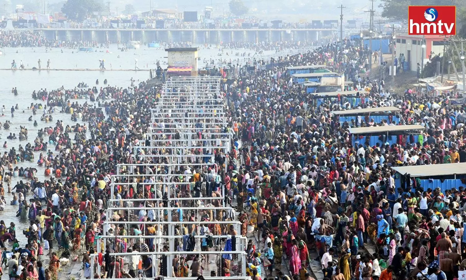 Devotees flock to Medaram Maha Jatara