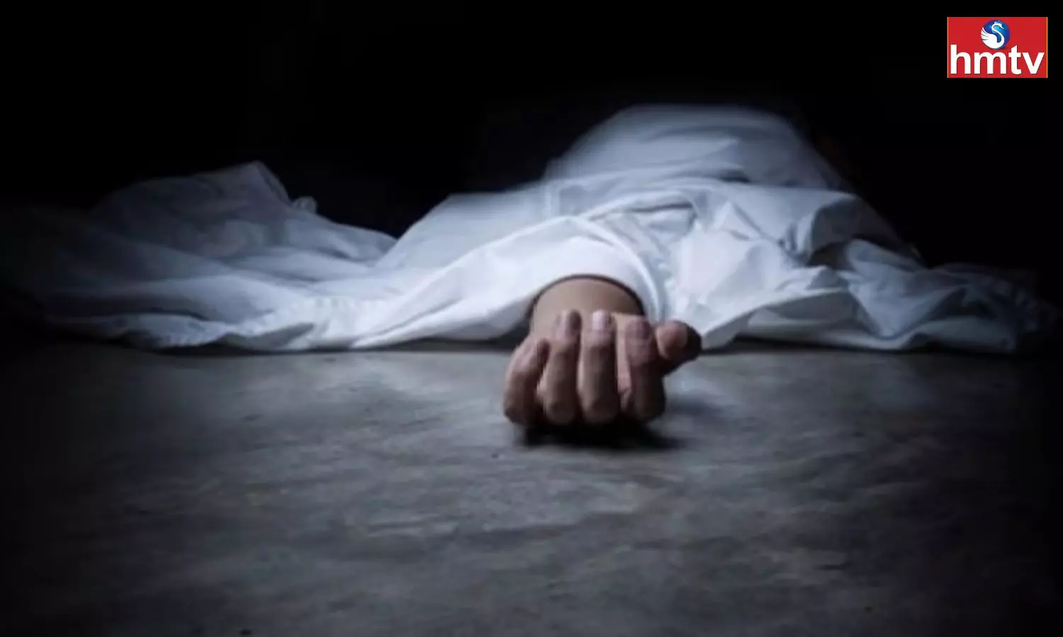 Woman Committed Suicide By Consuming Mixing Sleeping Tablets And Nail Polish In Alluri District