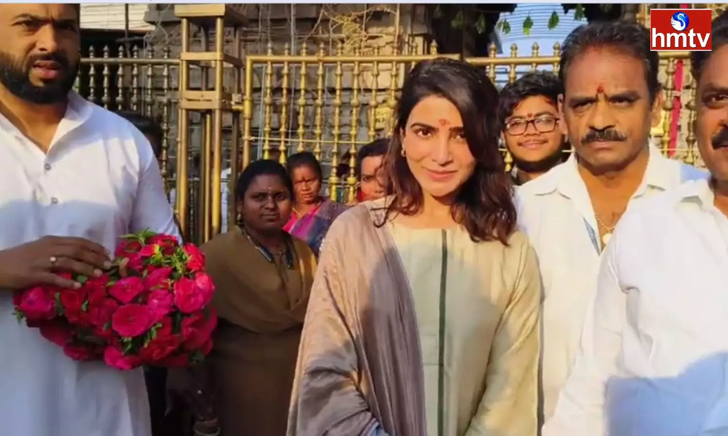 Samantha visits Tiruchanoor Ammavari Temple