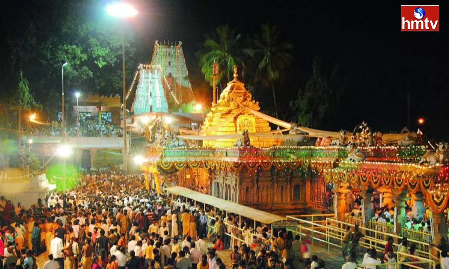 Huge Devotees Rush At Srisailam Temple