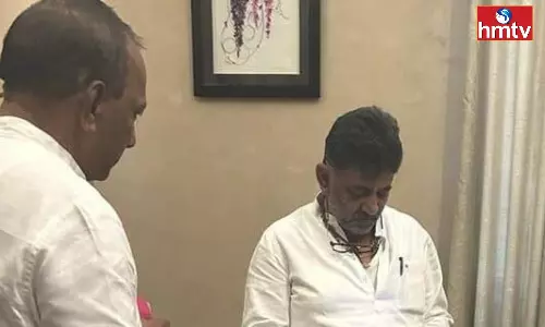 BRS MLA Malla Reddy Meets Congress Leader DK Shivakumar BRS MLA Malla Reddy Meets Congress Leader DK Shivakumar