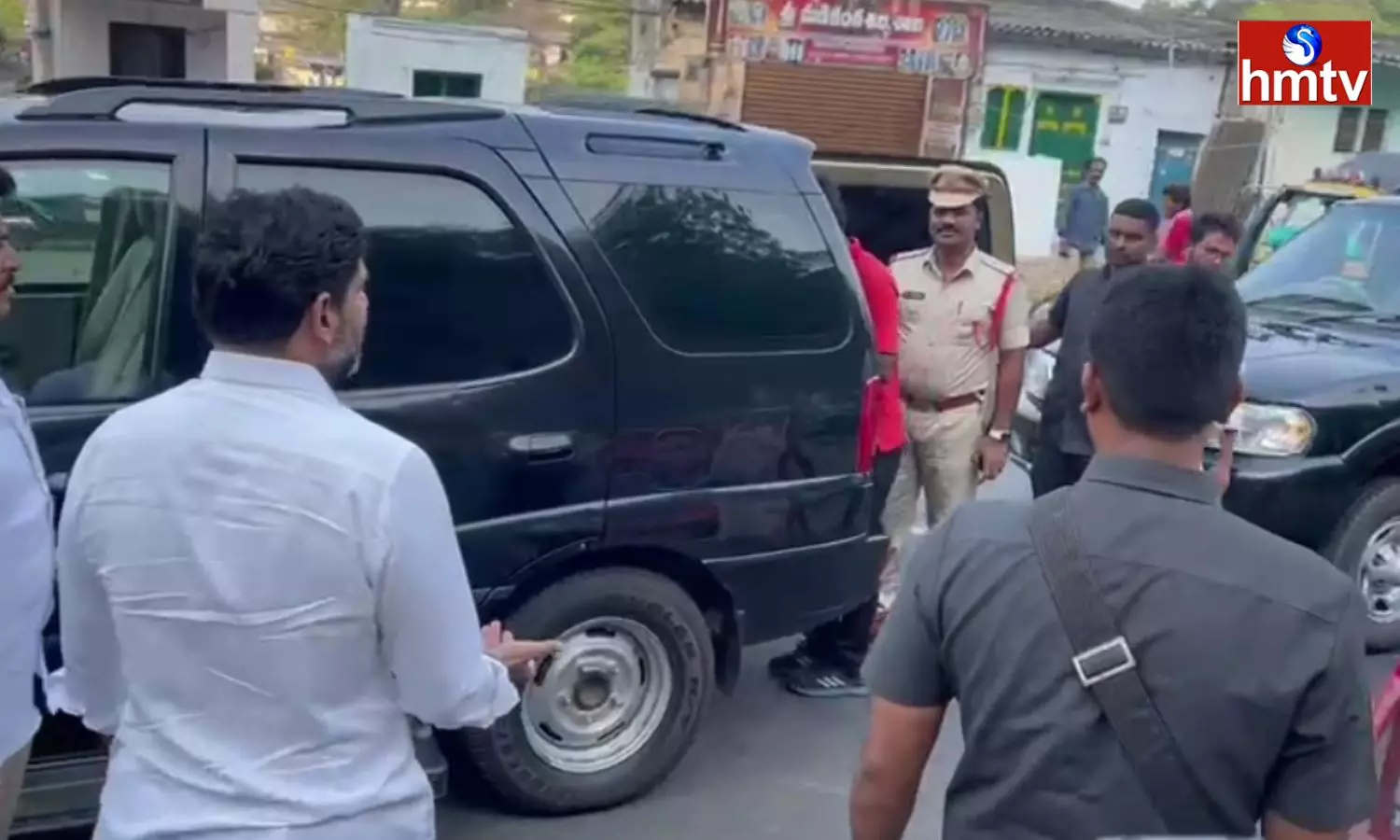 Police Checked Nara Lokesh Convoy