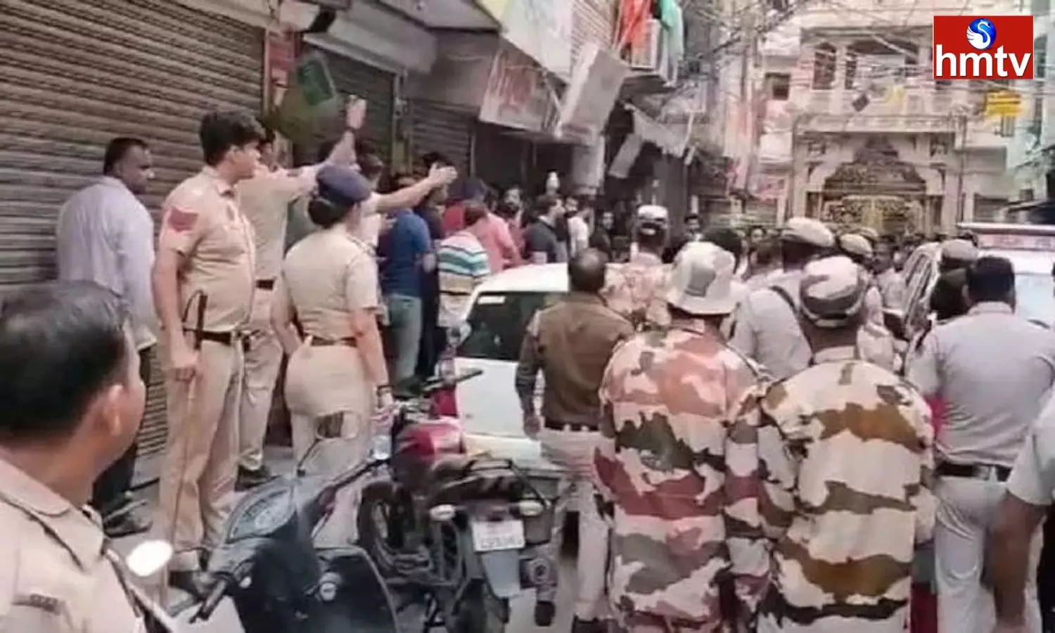 4 Year Old Raped In Delhi Protest Outside Home Of Accused