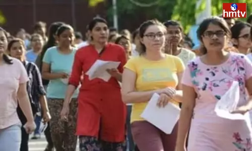 Unemployed Protest against Telangana TET Fee Hike Unemployed Protest against Telangana TET Fee Hike