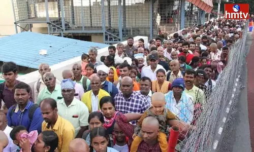 Continual Rush Of Devotees In Tirumala