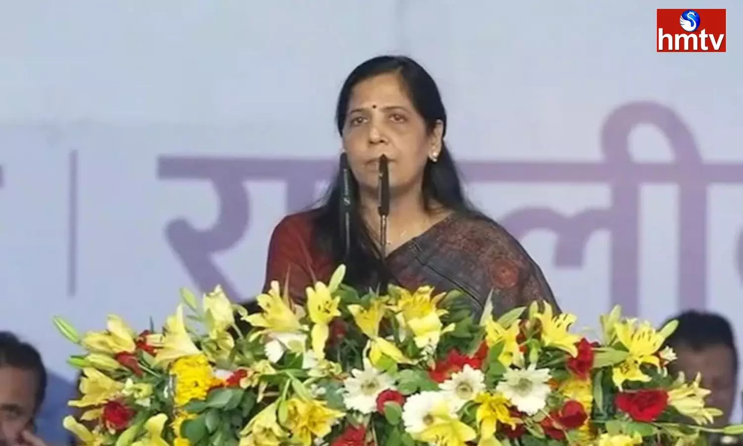 We Are Inviting Indians To Build A New India Says Sunita Kejriwal