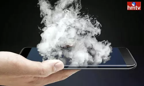 Does The Smartphone Heat Up Too Much Be Careful Of The Risk Of Exploding In Summer Does The Smartphone Heat Up Too Much Be Careful Of The Risk Of Exploding In Summer