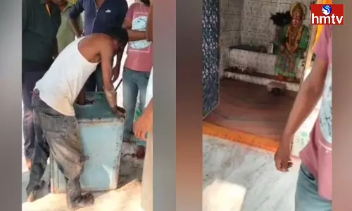 Thief Robbery In Kamareddy Temple