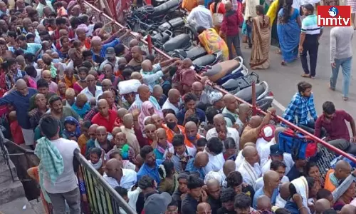 Huge Devotees Rush At Tirumala Tirupati Temple