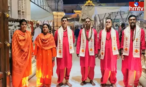 Police In Dhoti Kurta Rudraksha Mala In Varanasi Police In Dhoti Kurta Rudraksha Mala In Varanasi